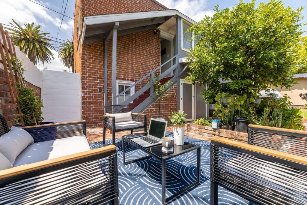 100-Year-Old Cozy Brick Cottage Long Beach Exterior foto