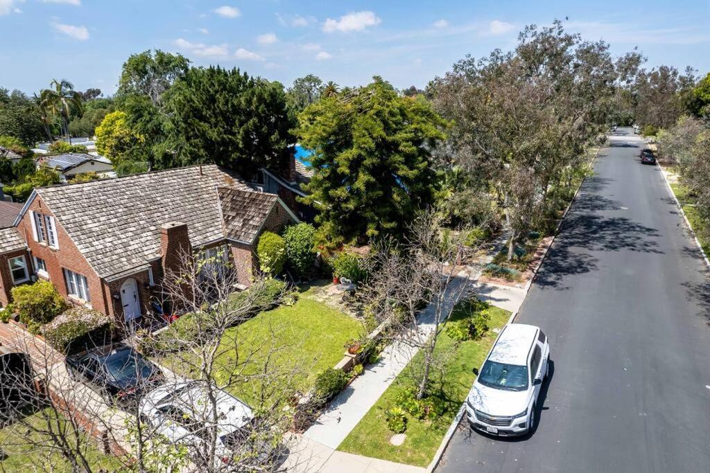 100-Year-Old Cozy Brick Cottage Long Beach Exterior foto