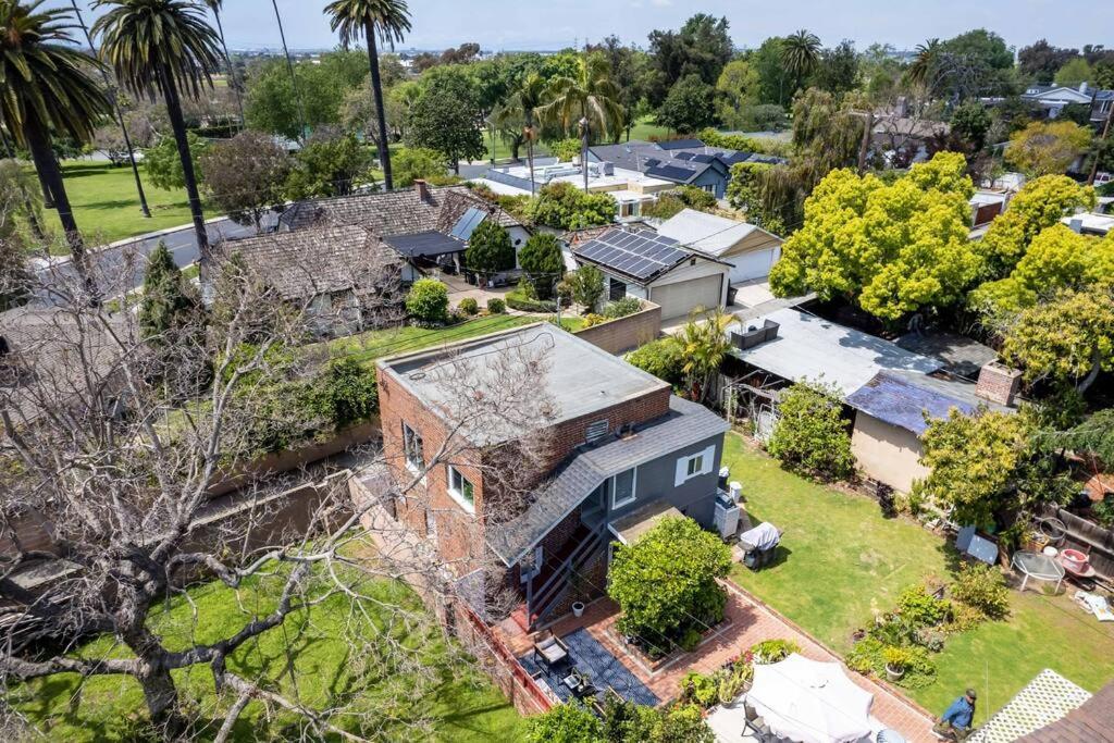 100-Year-Old Cozy Brick Cottage Long Beach Exterior foto